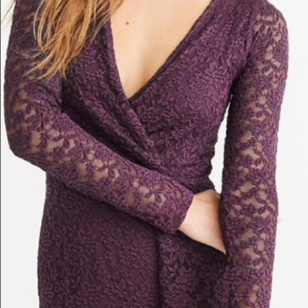 Abercrombie & Fitch Plum Lace Twist front dress